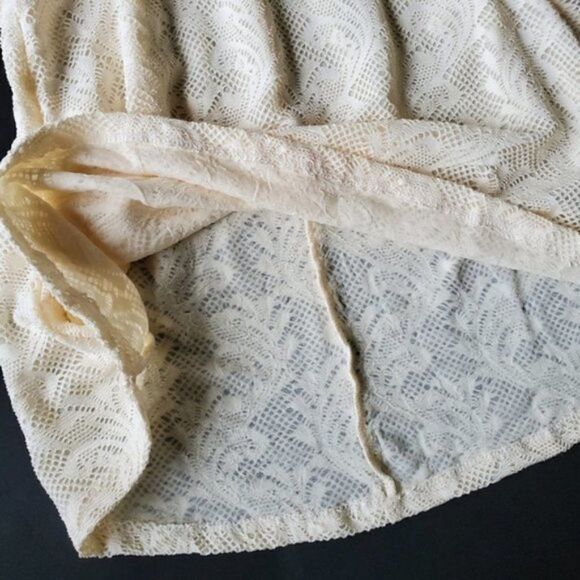 💍Yoco Cream Crochet Blouse - Picture 5 of 8